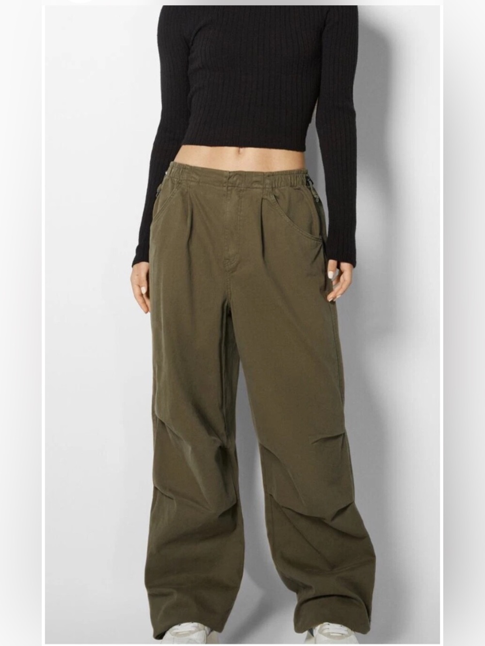 IN EXCELLENT CONDITION! BERSHKA KHAKI OLIVE GREEN PARACHUTE PANTS SIZE XS